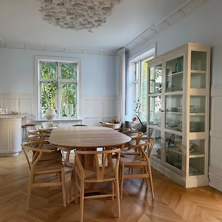 Charming And Stylish Villa Hellerup